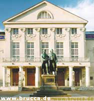 魏玛民族剧院前的歌德和席勒纪念碑